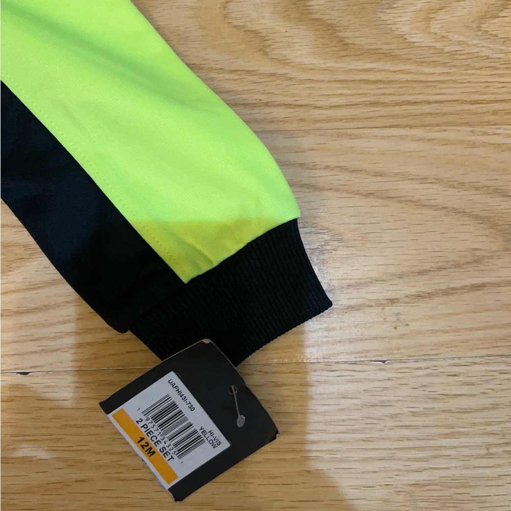NWT- Under Armour boys' tracksuit design two-piece set - Picture 3 of 9